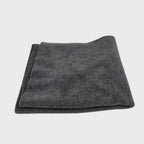Laveta Microfibra Premium Gri - Shou Mcloth de 40x40 cm si densitate 320 GSM, prezentata pliata pe un fundal alb neutru