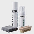 Kit SHOU Total Protection format dintr-un spray aerosol impermeabilizant SHOU Protect de 250ml, un flacon de spuma activa de 150ml, o perie moale din lemn Shou Low si o laveta gri pliata din microfibra